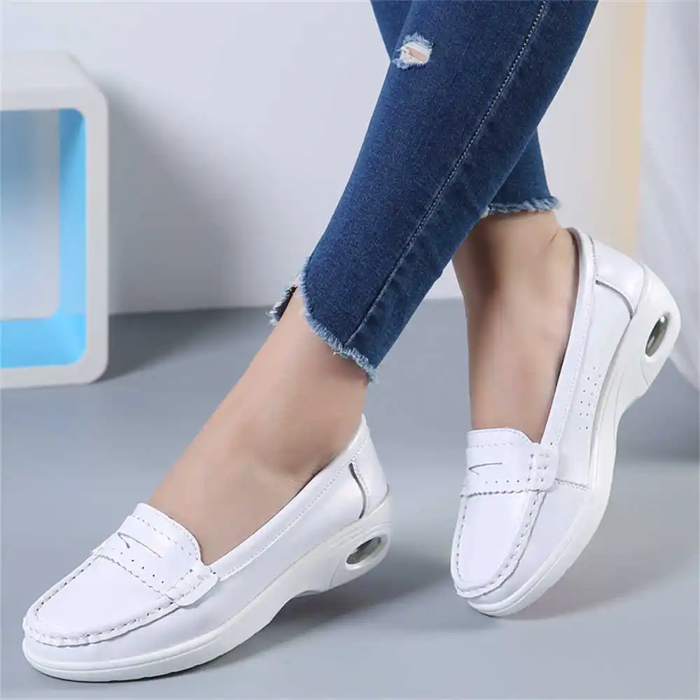 Thick Sole Slipon White Traine - Women Formal Wear Best Brands recension och pris