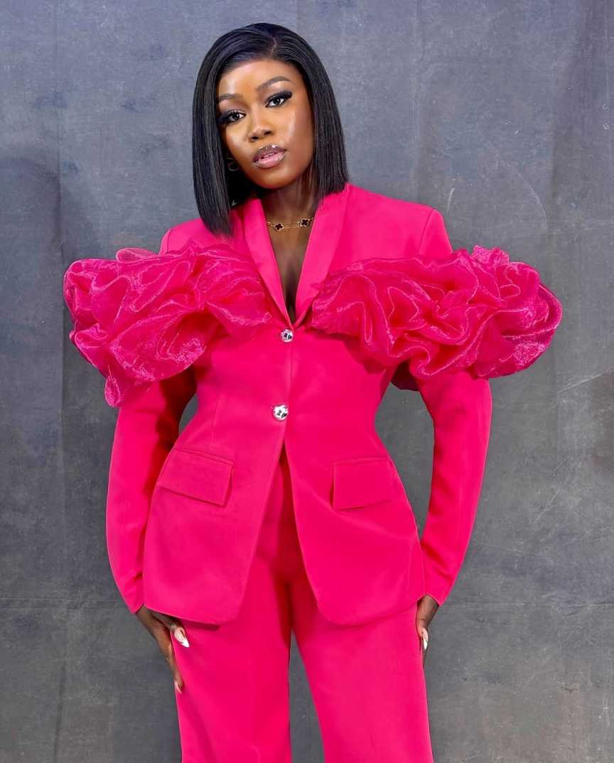 Customized Hot Pink Women Pant - Women Formal Wear With Tie recension och pris